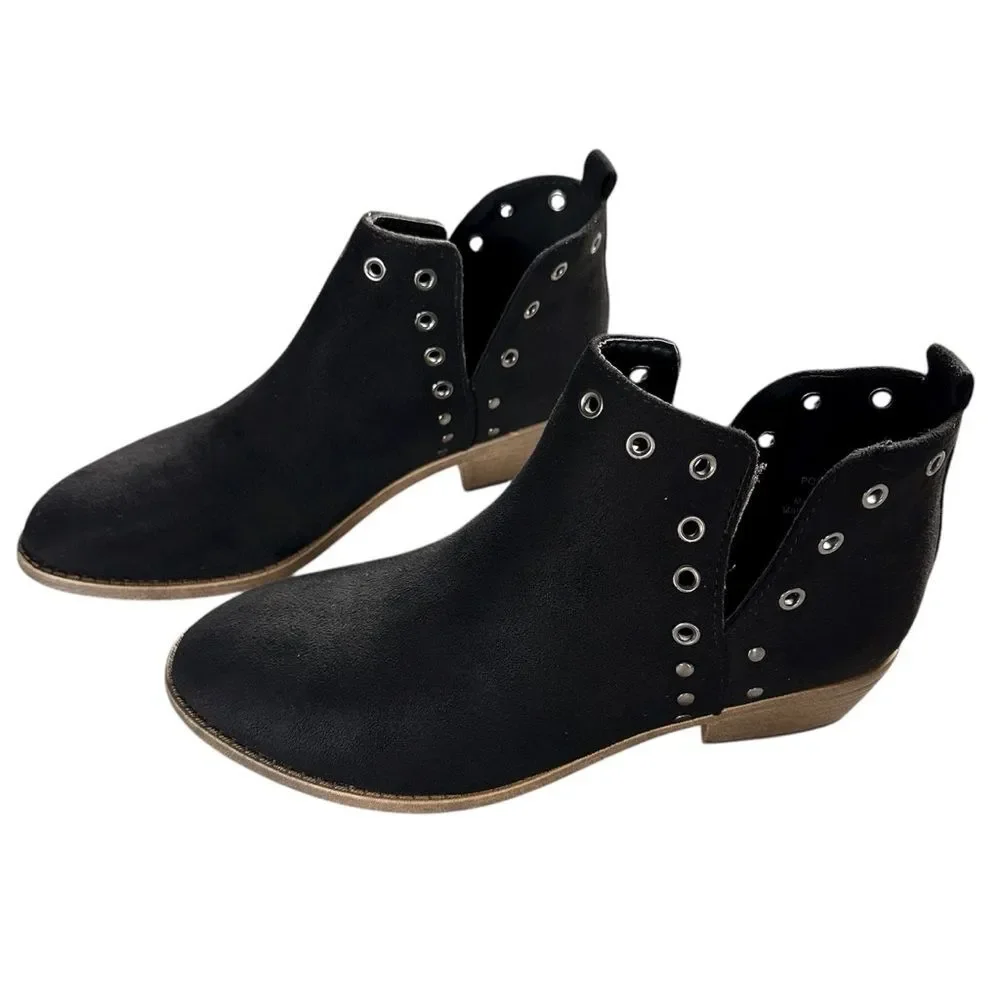 NWOB Journee Collection Black Faux Suede Ankle Booties Silver Eyelet Detail 7.5